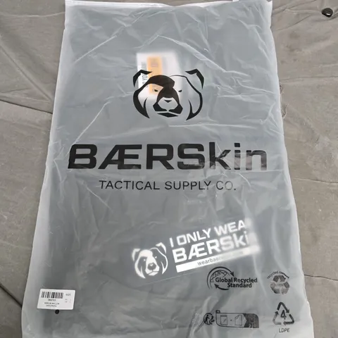 BAGGED BAERSKIN RAIN JACKET IN DARK GREEN - LARGE