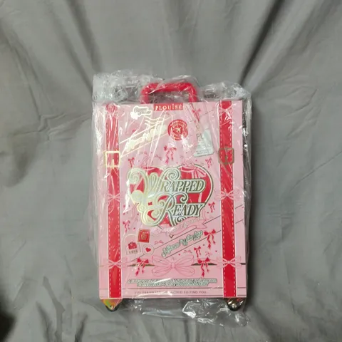 PLOUISE WRAPPED & READY SUITCASE – STRAWBERRY SNOWFLAKE (PINK) – KIDS