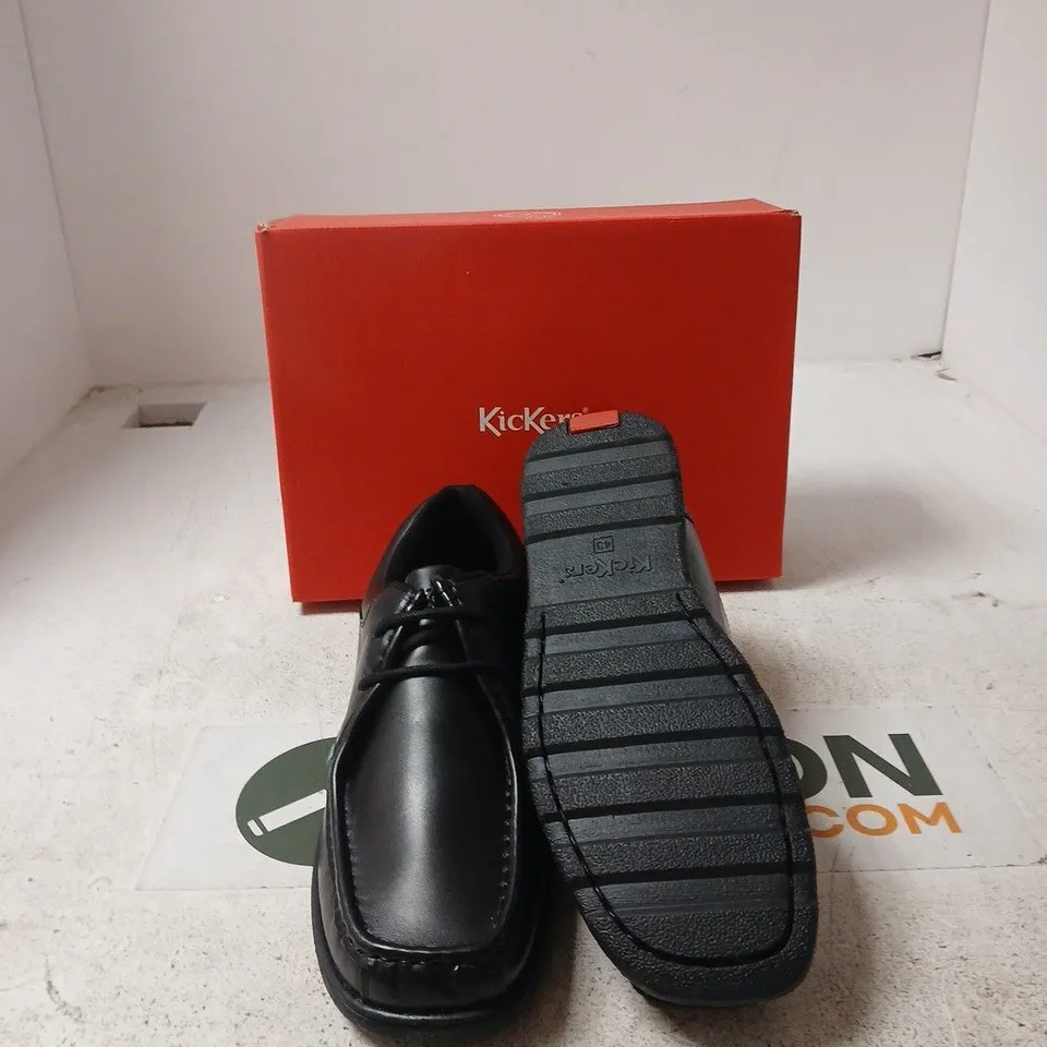 KICKERS BLACK LEATHER LACE-UP SHOES – UK 9 (EU 43) – BOXED