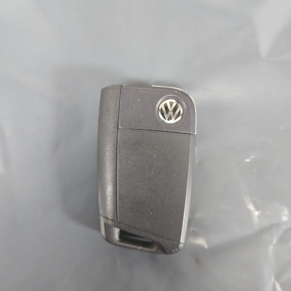 VOLKSWAGEN CAR KEY FOB WITH BLADE – VW LOGO 