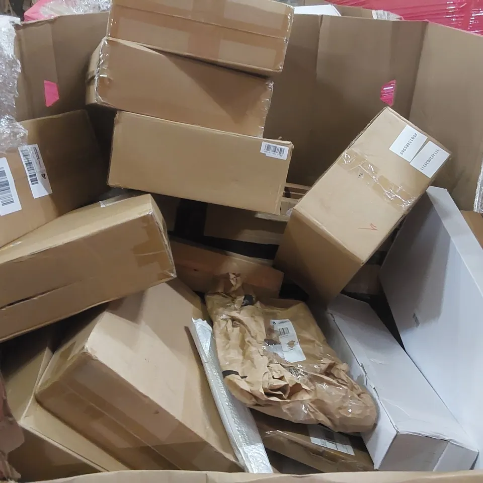 PALLET OF ASSORTED ITEMS INCLUDING: CAMPING WAGON, TELESCOPIC LADDER, KITCHEN FAUCET, SMART MOON LIGHT, TOILET SAFETY RAIL ECT