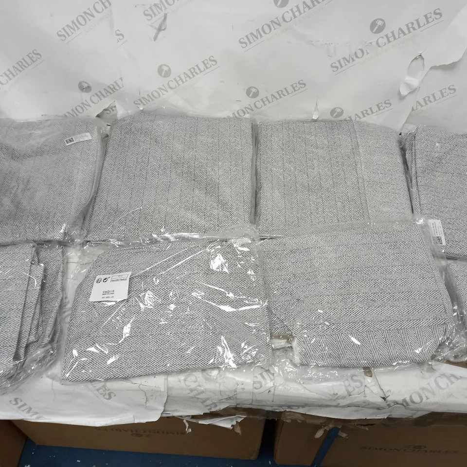 8 VARIED SIZES FOLDING STROAGE BOXES 