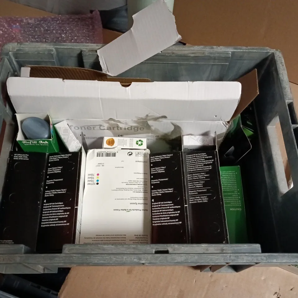 LOT OF APPROXIMATELY 23 ASSORTED PRINTER ITEMS TO INCLUDE HP AND CARTRIDGE RIGHT