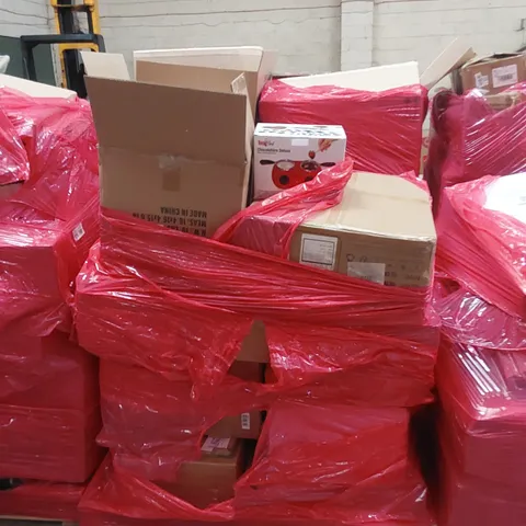 PALLET TO CONTAIN AN ASSORTMENT OF HOUSEHOLD ITEMS TO INCLUDE; OFFICE CHAIR, CHOCOLATE MELTING POT, BOXED FURNITURE ETC