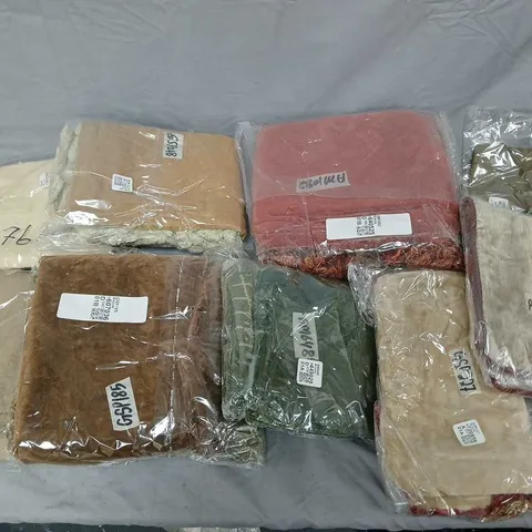 BOX OF APPROXIMATELY 15 ASSORTED HOME FABRIC ITEMS