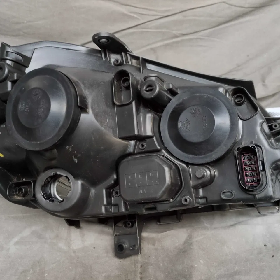 Volkswagen Polo Headlamp – Left-hand Unit