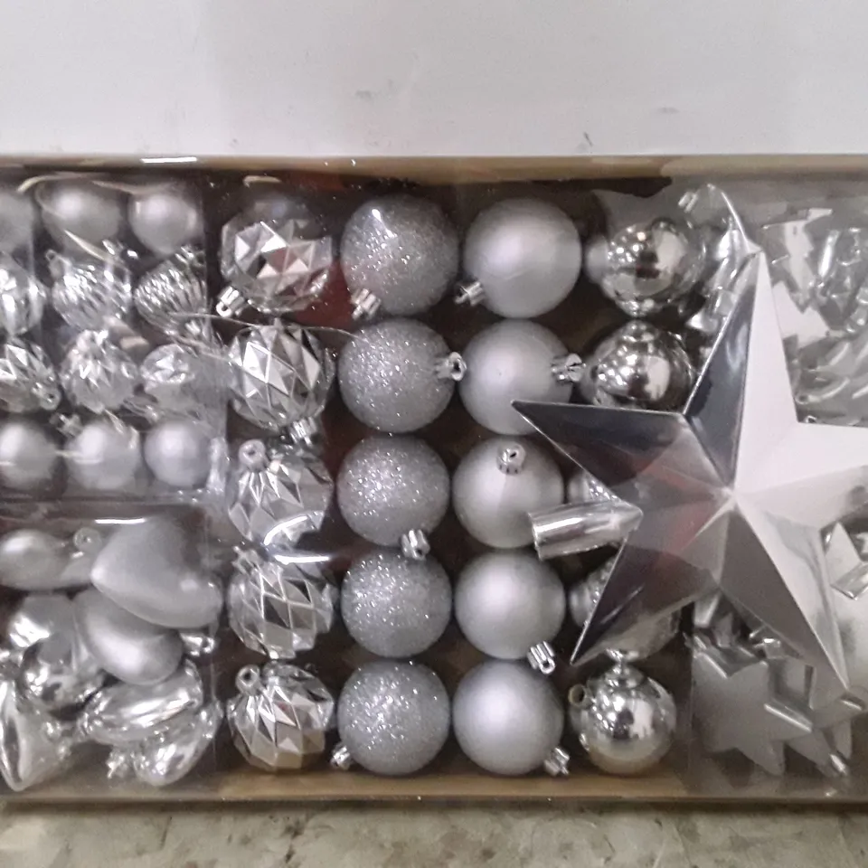 BOX CONTAINING APPROXIMATELY 7 BRAND NEW 60 SILVER BAUBLE PACKS