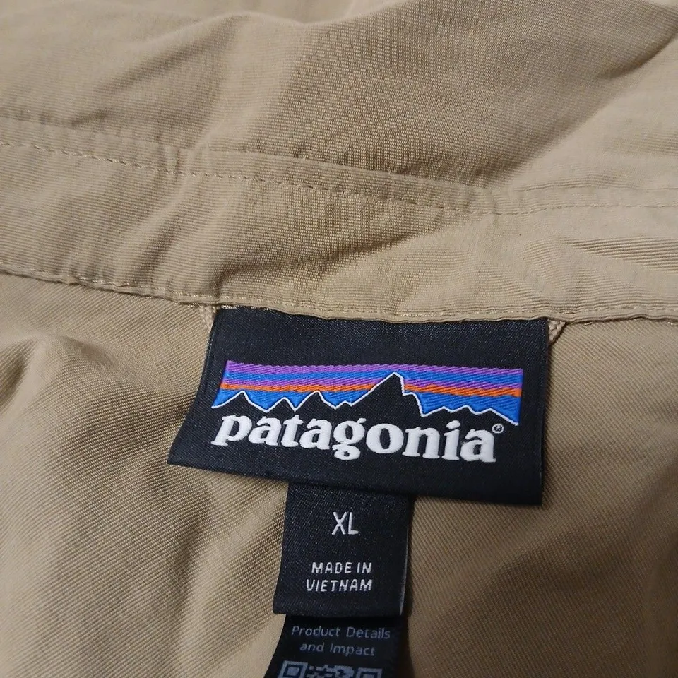 PATAGONIA JACKET – TAN, XL 