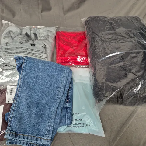 LARGE BOX OF ASSORTED CLOTHING ITEMS IN VARIOUS SIZES, STYLES AND COLOUR  TO INCLUDE JEANS, COAT, HOODIE, ETC