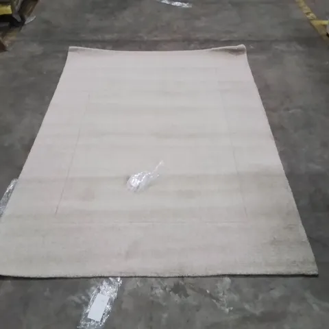 QUALITY DESIGNER AREA RUG - APPROXIMATELY 200X140CM