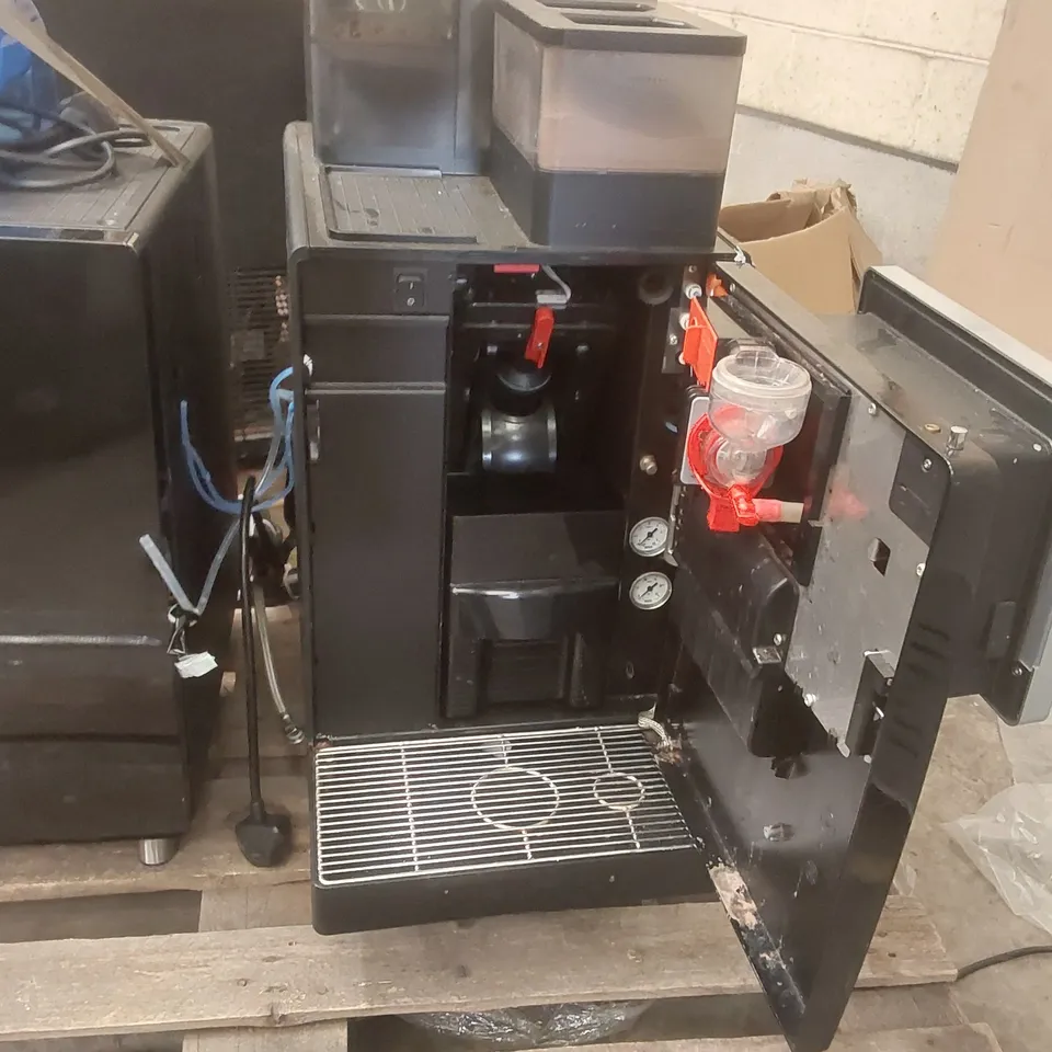 FRANKE A600 AUTOMATIC COFFEE/CHOCOLATE MACHINE WITH MILK COOLER ATTACHMENT