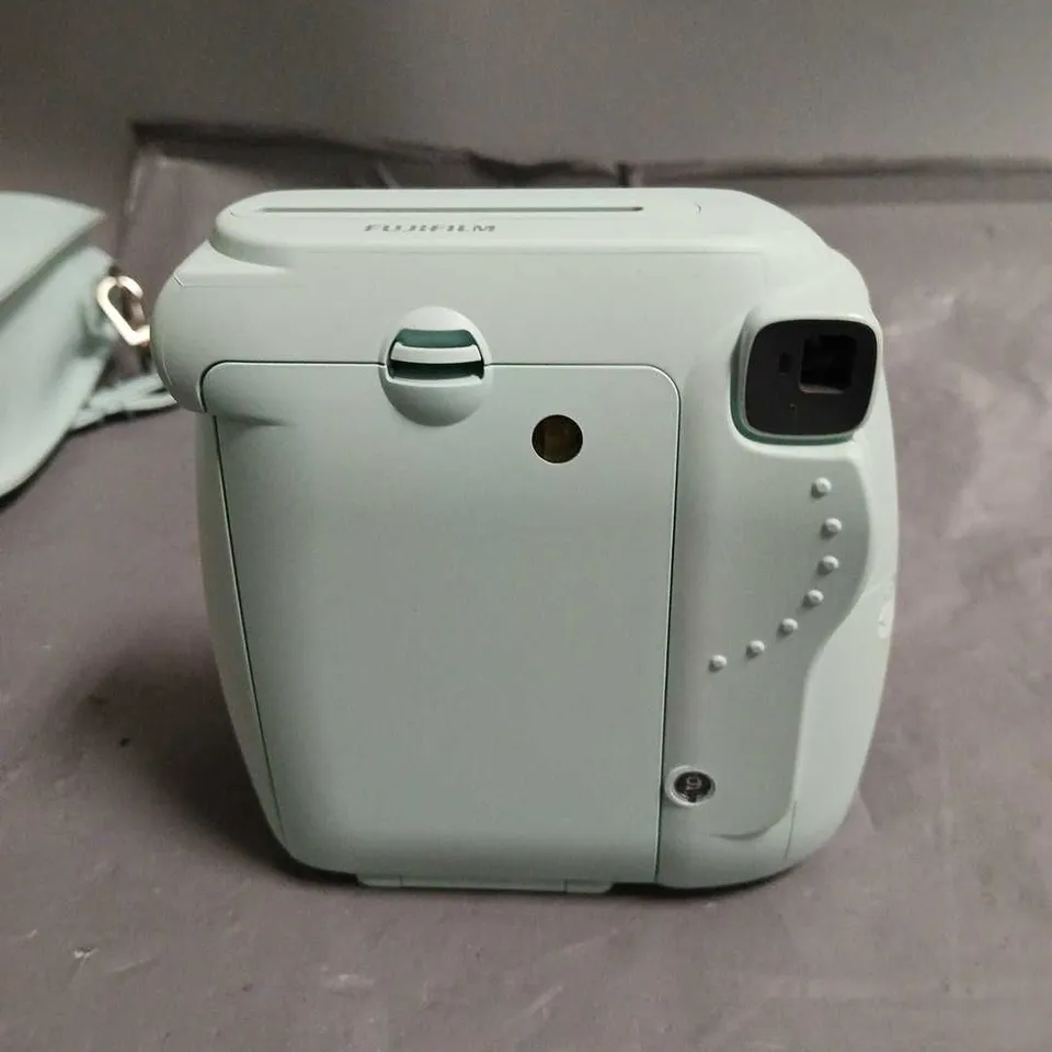 UNBOXED FUJIFILM INSTAX MINI 9 CAMERA 