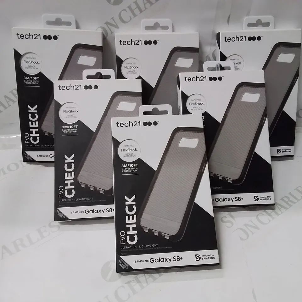 BOX CONTAINING LARGE AMOUNT OF TECH21 FLEXSHOCK IMPACT PROTECTION SCREENS FOR SAMSUNG GALAXY S8+ PHONES