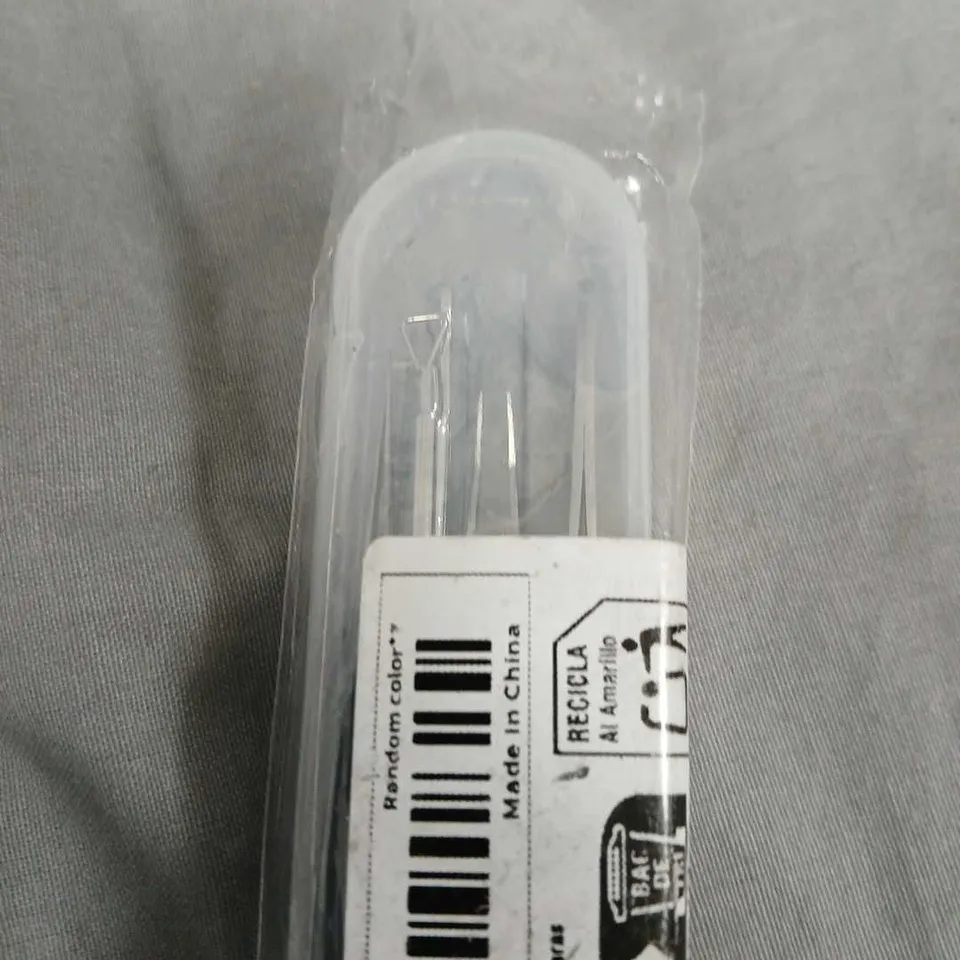 ASSORTED METAL TOOLS IN CLEAR PLASTIC CASE FOR FACE CARE PORES 