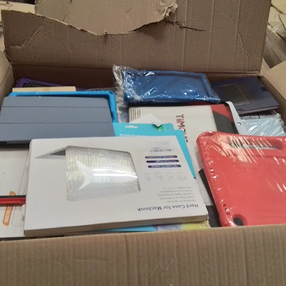 PALLET CONTAINING A LARGE QUANTITY OF TABLET CASES AND PHONE CASES AND SCREEN PROTECTORS 