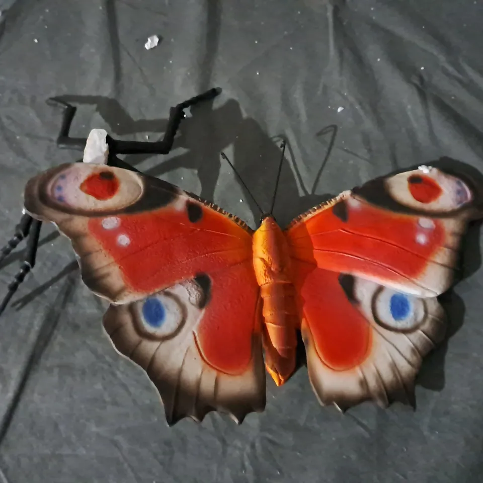 BOXED HOME2GARDEN BUTTERFLY WALL DECOR - ORANGE BLUE