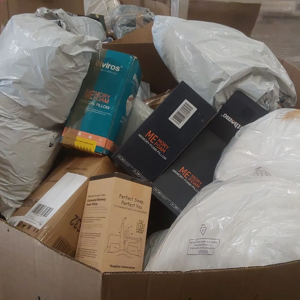 PALLET CONTAINING A VERY LARGE QUANTITY OF ASSORTED PILLOWS AND RELATED BEDDING/COMFORT PRODUCTS ECT