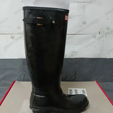 BOXED HUNTER ORIGINAL TAIL GLOSS KNEE HIGH BOOT - SIZE 6