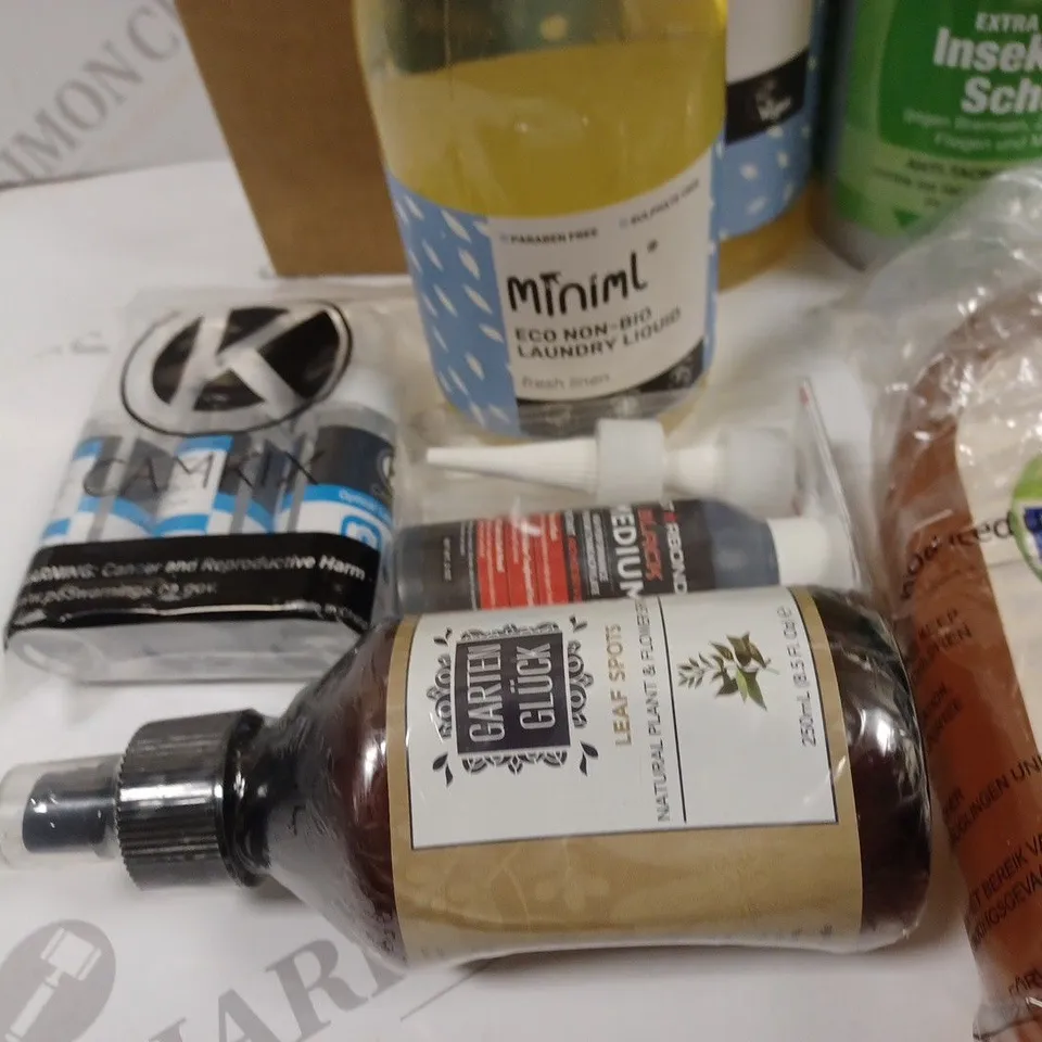 LOT OF 13 ASSORTED HOME LIQUID ITEMS TO INCLUDE DETTOL, ROUNDUP AND CILIT BANG / COLLECTION ONLY