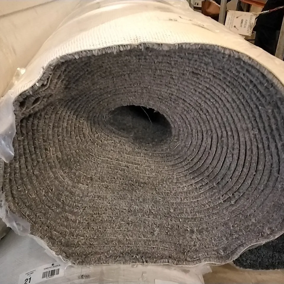 ROLL OF SUPERTWIST CARPET APPROXIMATELY 4X25.58M