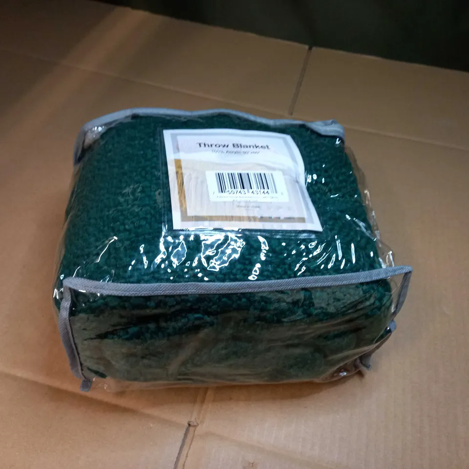 PACKAGED KNITTED THROW GREEN BLANKET - SIZE 50"X 60"