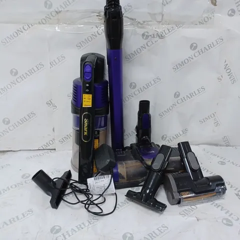 SHARK ANTI HAIR WRAP CORDLESS PET VACUUM CLEANER IZ202UKT