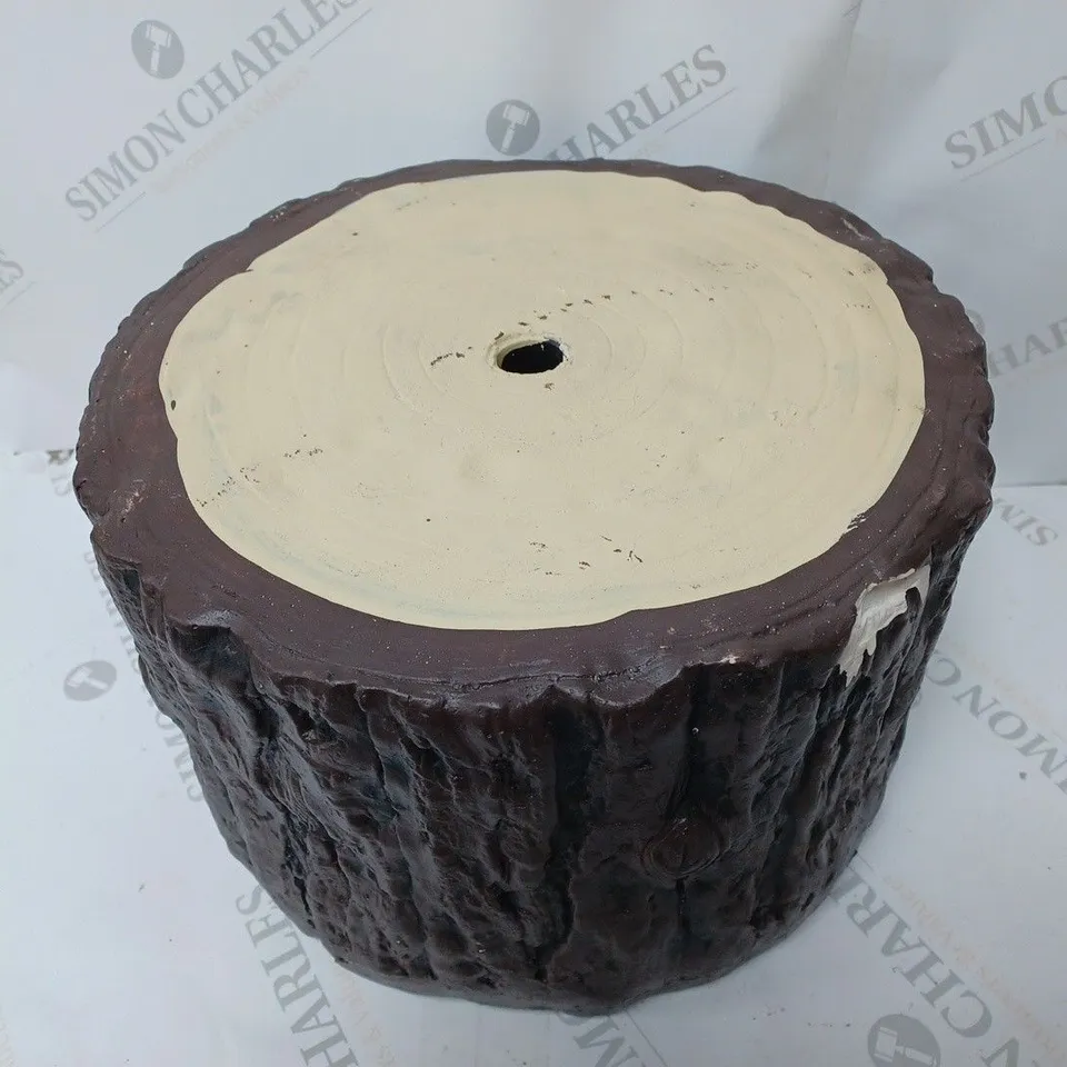 DECORATIVE CLAY PROP STOOL/LOG 