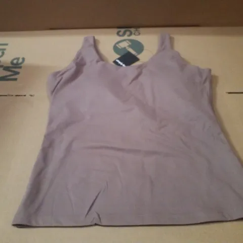 BOX CONTAINING APPROXIMATELY 25 BRAND NEW SIMPLY BE MOCHA ACTIVE VESTS - SIZE 14