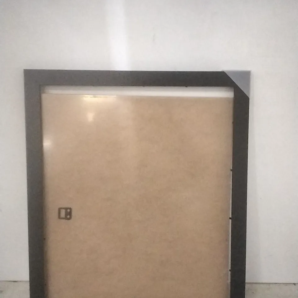 PACKAGED GB EYE 40X50CM POSTER/PRINT FRAME - BLACK 