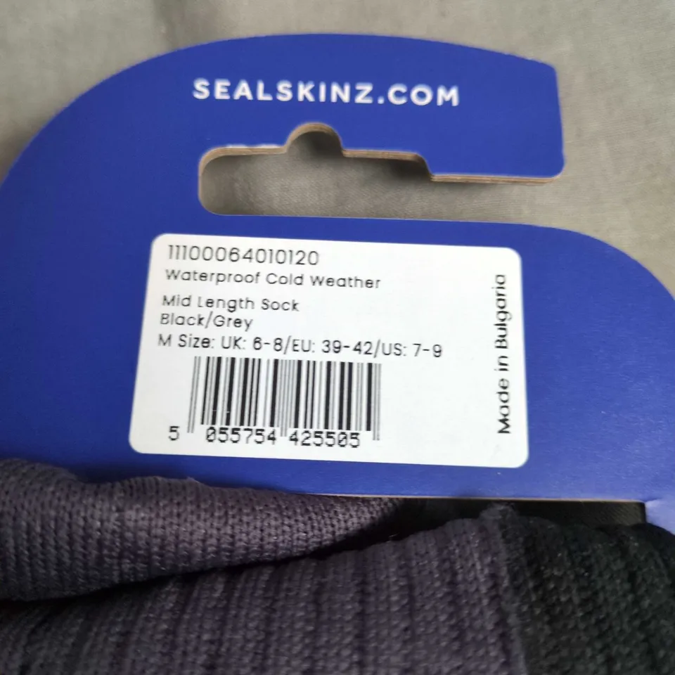 SEALSKINZ WATERPROOF COLD WEATHER MID-LENGTH SOCK – BLACK/GREY, UK 6-8