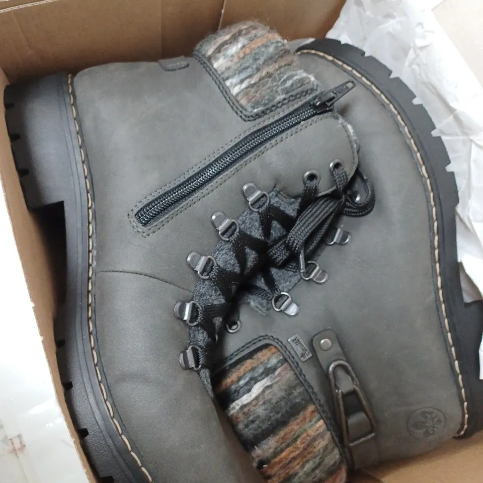 BOXED RIEKER MULTI CUFF HIKING BOOTS, GREY/NAVY - SIZE 6.5 