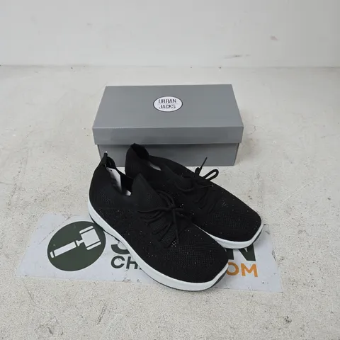 URBAN JACKS CALYPSO KNIT TRAINERS – BLACK, UK 8