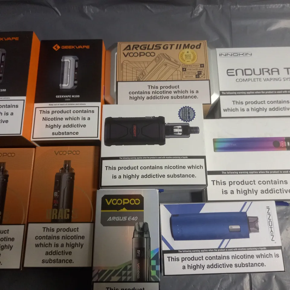 LOT OF 10 ASSORTED VAPING ITEMS TO INCLUDE INNOKIN, GEEK VAPE AND VOOPOO