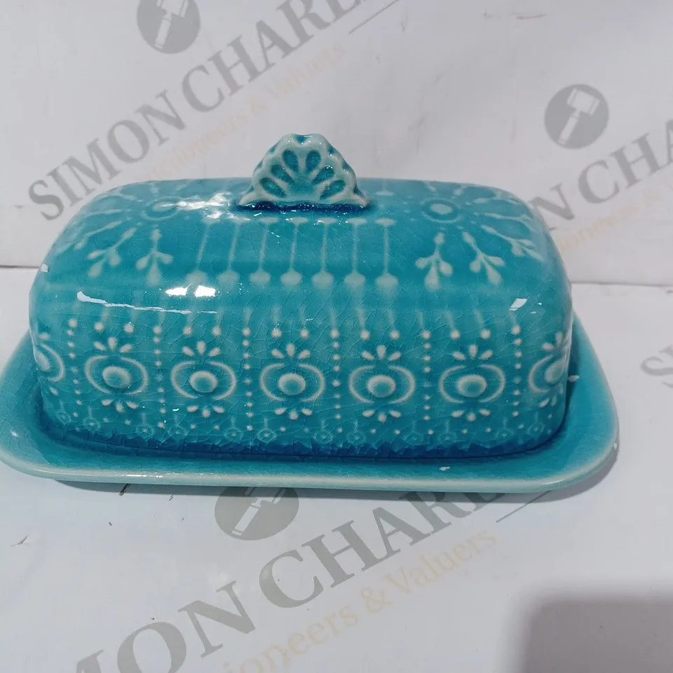 BOXED UNBRANDED BUTTER DISH IN BLUE