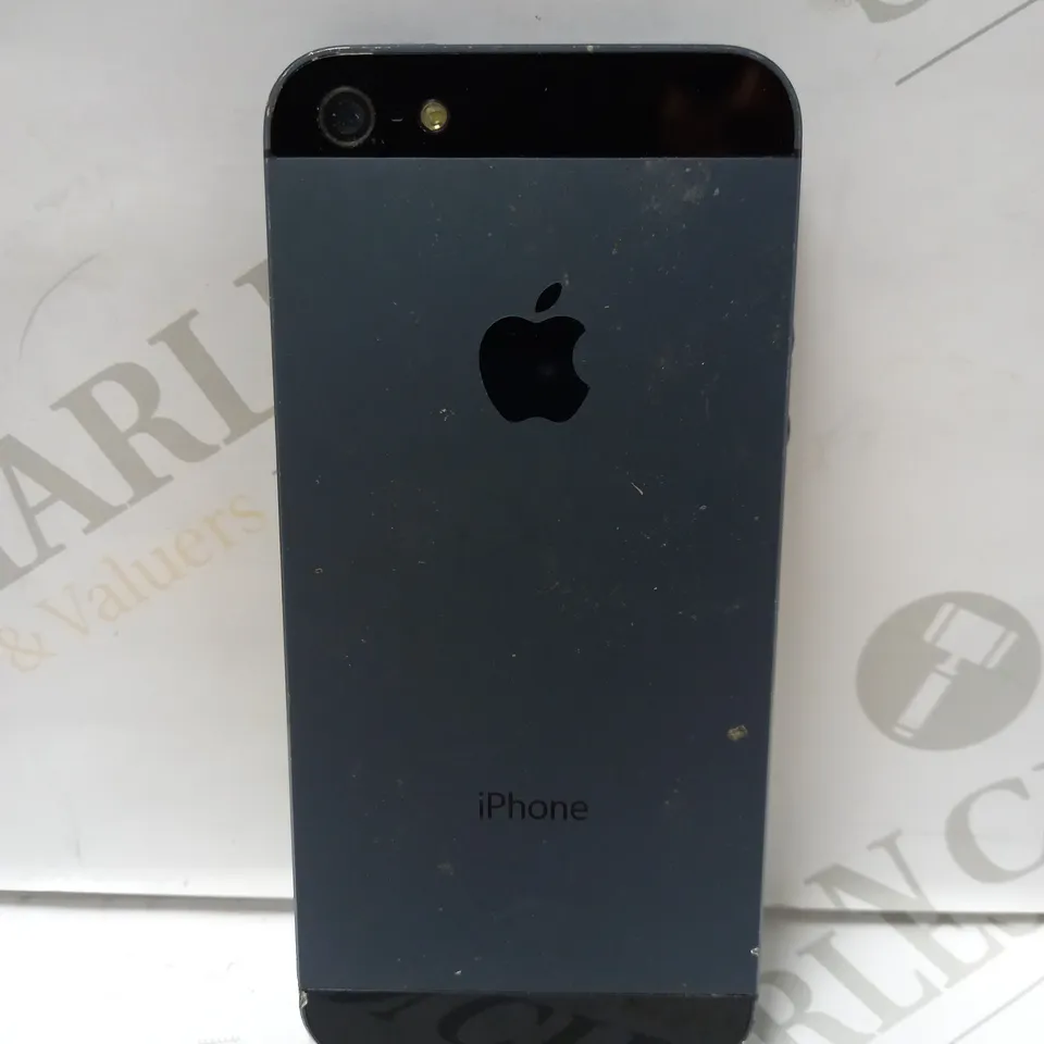 APPLE IPHONE 5 - BLACK 