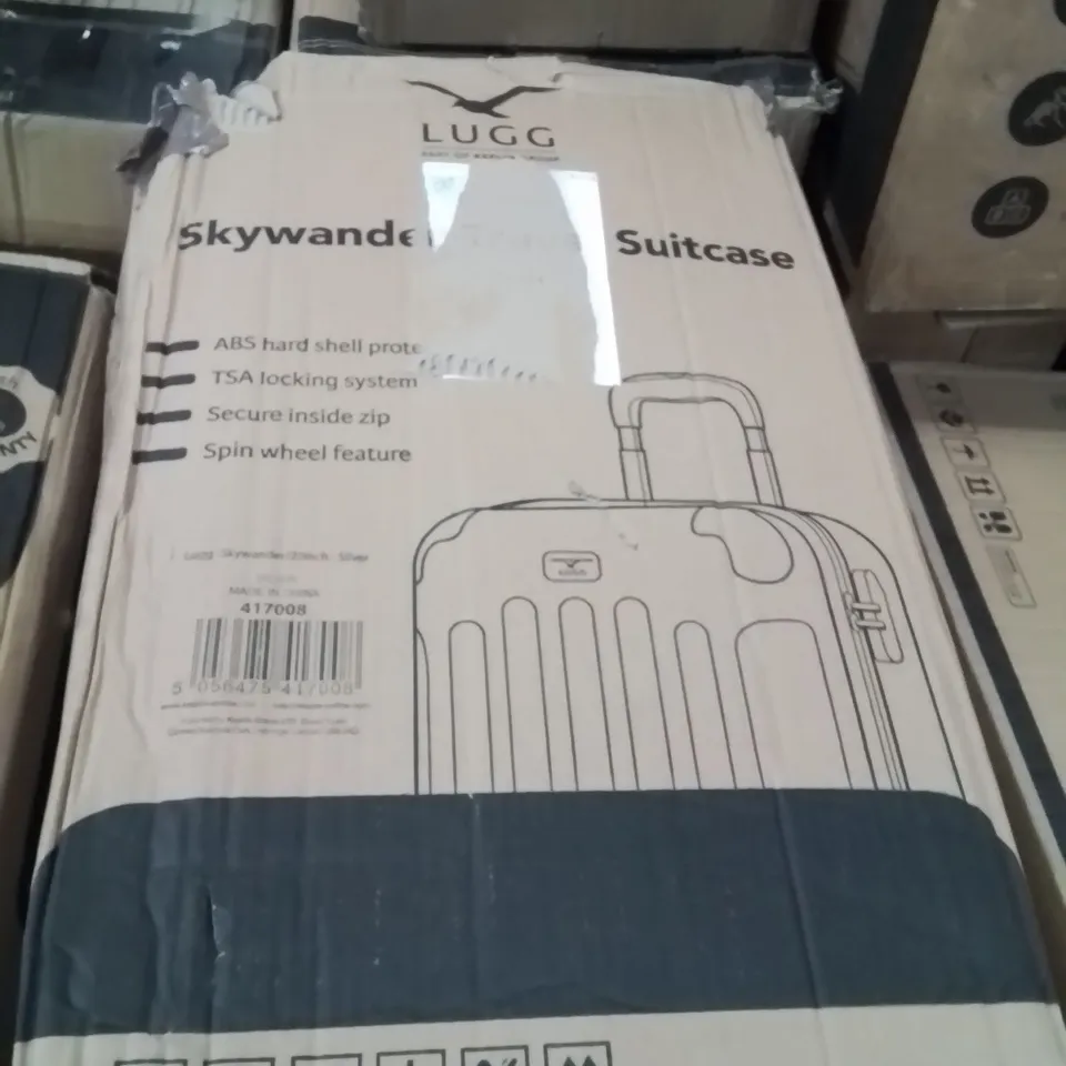 BOXED LUGG 20INCH SKYWANDER TRAVEL SUITCASE SILVER