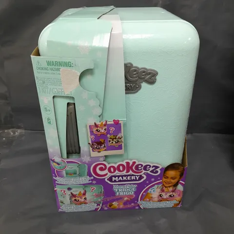 COOKEEZ MAKERY FREEZY CAKEZ PLAYSET