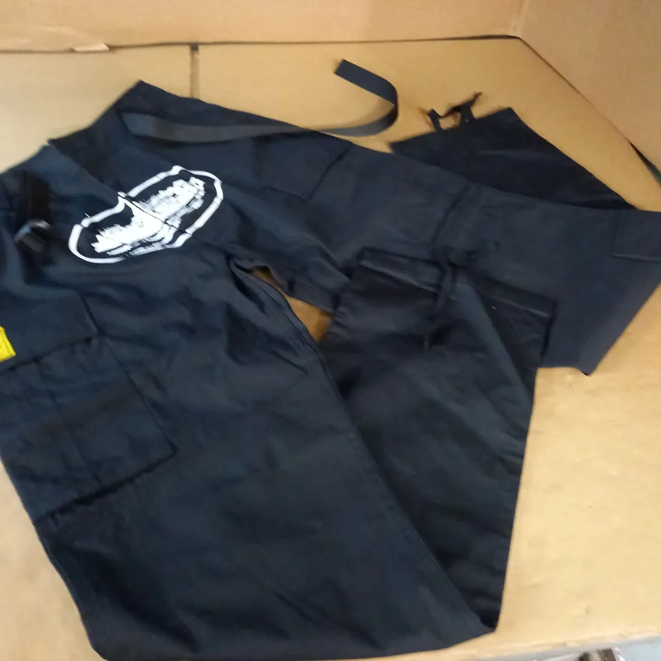 CORTEIZ MULTI POCKET TROUSERS - M 