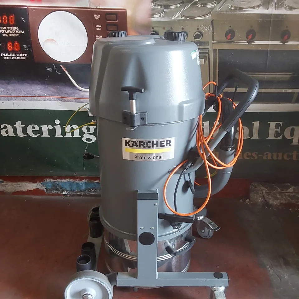 EX-DEMO KÄRCHER IVR 35/20-2 SC S/N 20210 INDUSTRIAL VACUUM CLEANER