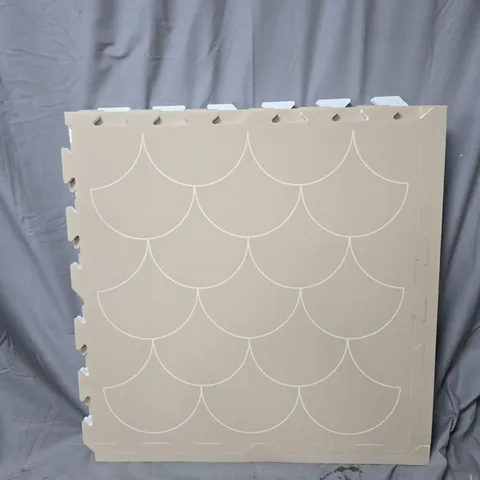 SET OF 6 INTERLOCKING FOAM FLOOR TILE WITH SCALLOP PATTERN IN BEIGE - APPROX 64X64CM