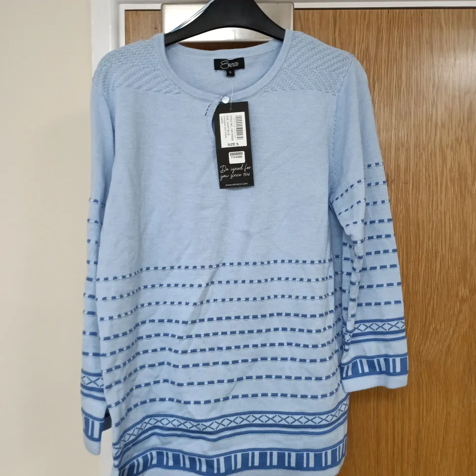 LIGHT BLUE WOMEN’S KNIT TOP WITH STRIPE PATTERN – UK S