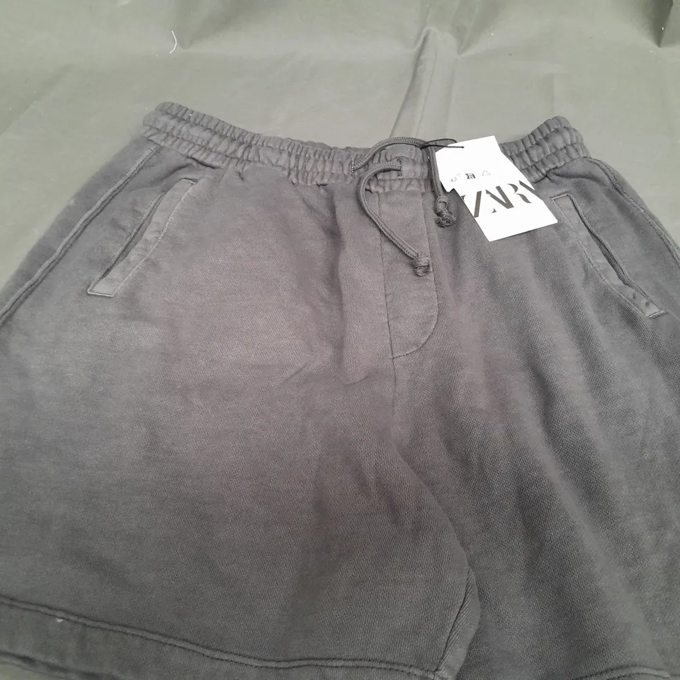 ZARA LIGHT GREY JOGGER SHORTS - MEDIUM
