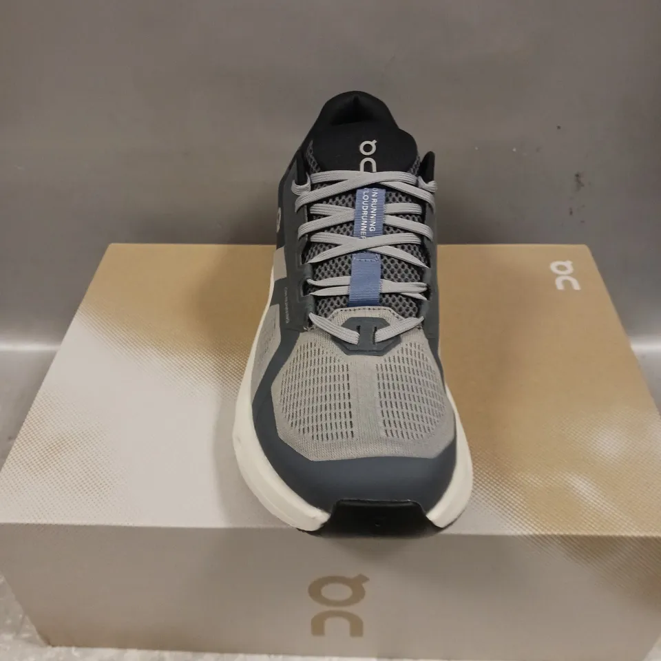 BOXED PAIR OF ON CLOUD CLOUDRUNNER 2 TRAINERS - 8.5