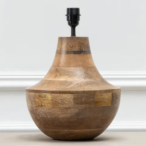 BOXED LEVAN WOOD BASE LAMP