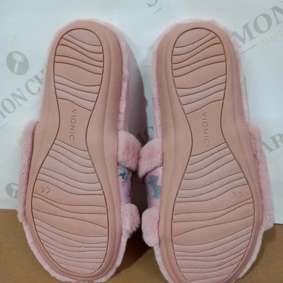 VIONIC FLORAL DESIGN PINK FLUFFY SLIPPERS, SIZE 6 UK