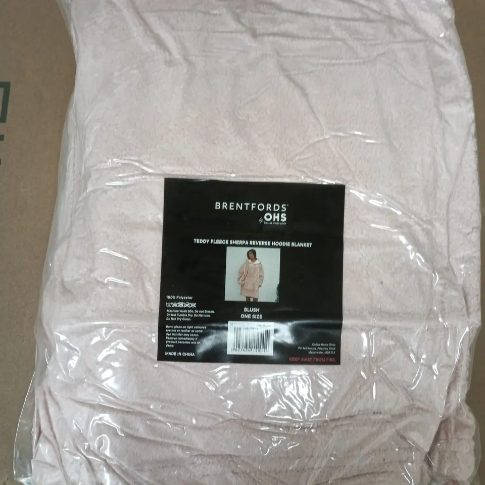 BRENTFORDS TEDDY FLEECE SHERPA REVERSE HOODIE BLANKET – BLUSH, ONE SIZE