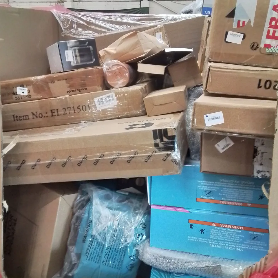 PALLET OF ASSORTED HOUSEHOLD GOODS AND PRODUCTS TO INCLUDE; A LARGE NUMBER OF INFLATABLE POOLS, COOKER HOODS, FOOT SPA ETC