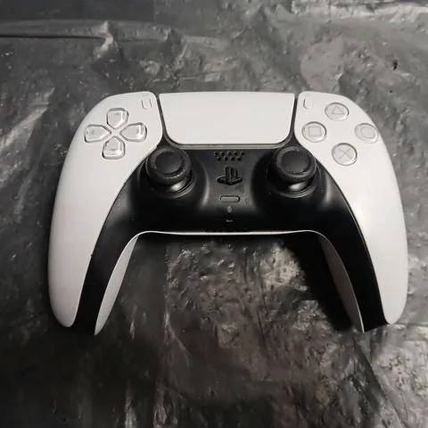 SONY PLAYSTATION 5 DUALSENSE WIRELESS CONTROLLER – WHITE