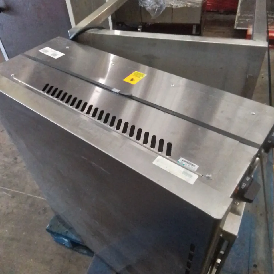 LINCAT ELECTRIC COUNTER-TOP PIZZA OVEN, SINGLE DECK WITH STAND, MODEL: PO430