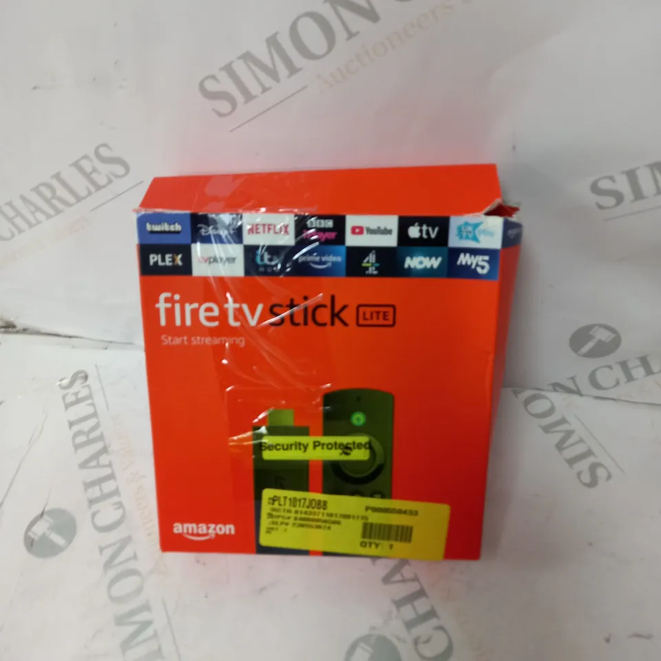 BOX OF APPROXIMATELY 30 ELECTRONICAL ITEMS TO INCLUDE RADIOS, HEADPHONES, CHARGERS, REMOTES ETC - COLLECTION ONLY 